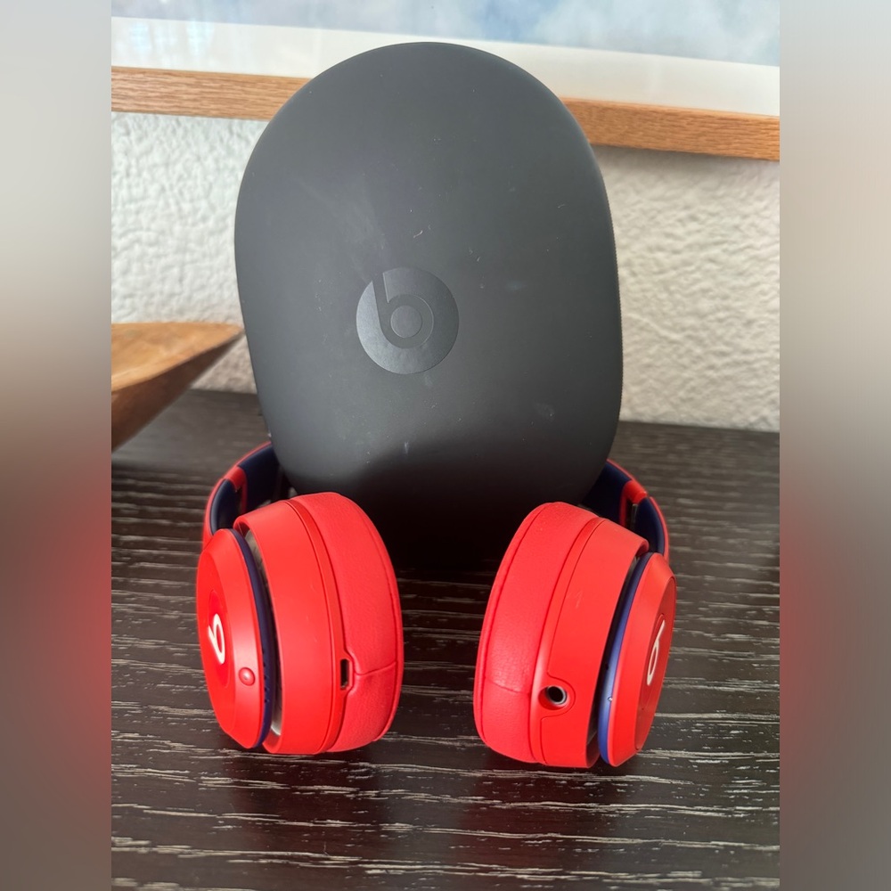 Wireless headphone-  Beats Solo 3